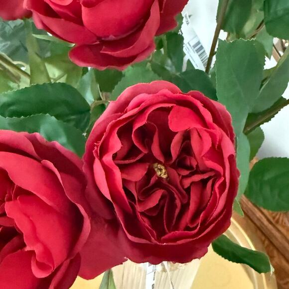 IKEA SMYCKA 1 Dozen Artificial Red Roses 20 ½ " (12 Roses) Vase not included. - Picture 3 of 3